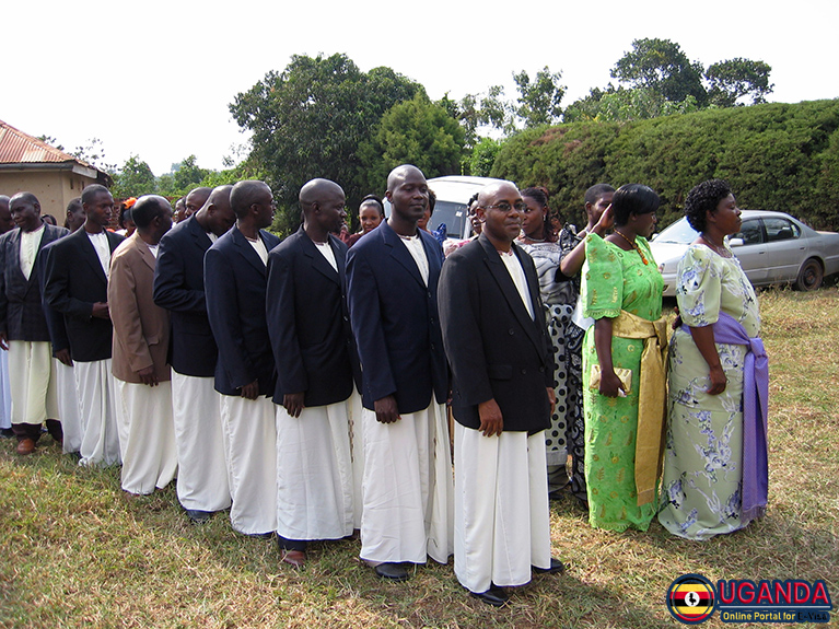 Uganda-men-traditional-clothe